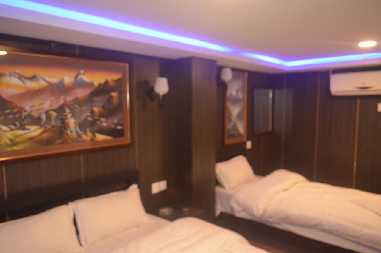 Hotel Holiday Inn Kathmandu Exterior foto